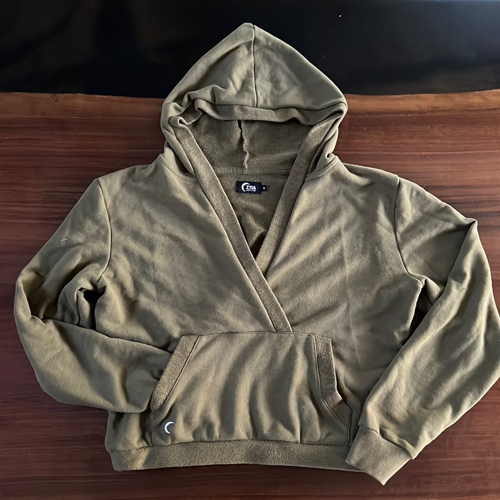 Zyia Calmness Pocket Hoodie